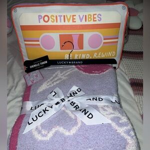 Lucky Brand Chenille Throw Blanket Bundle